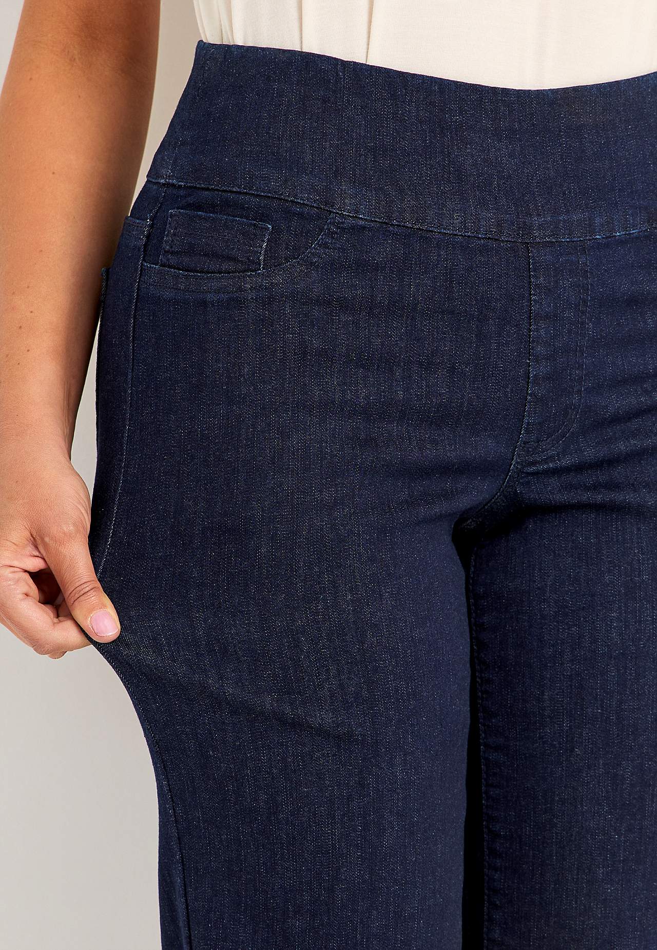 Kõrge kummivärvliga elastsed teksad