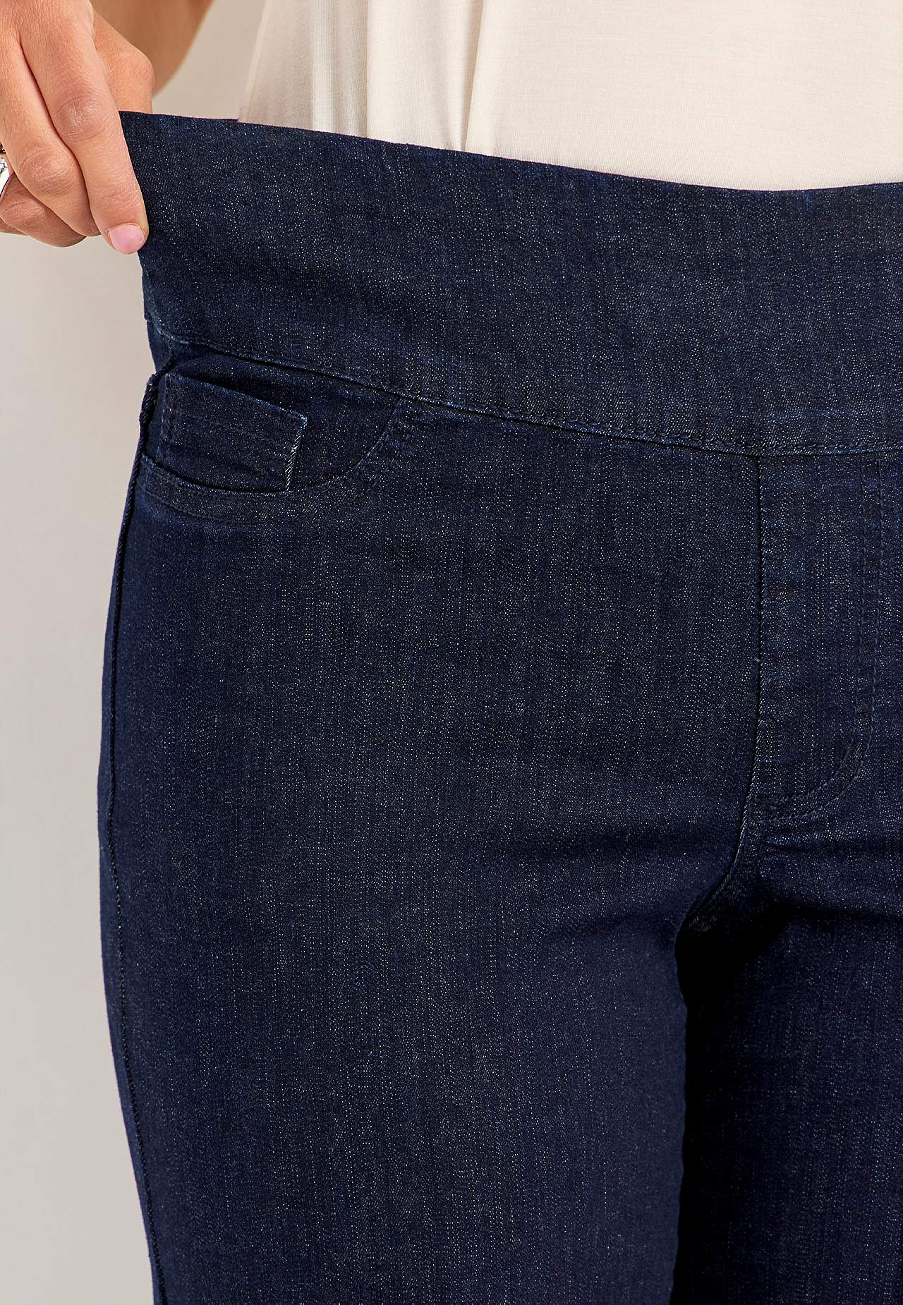 Kõrge kummivärvliga elastsed teksad