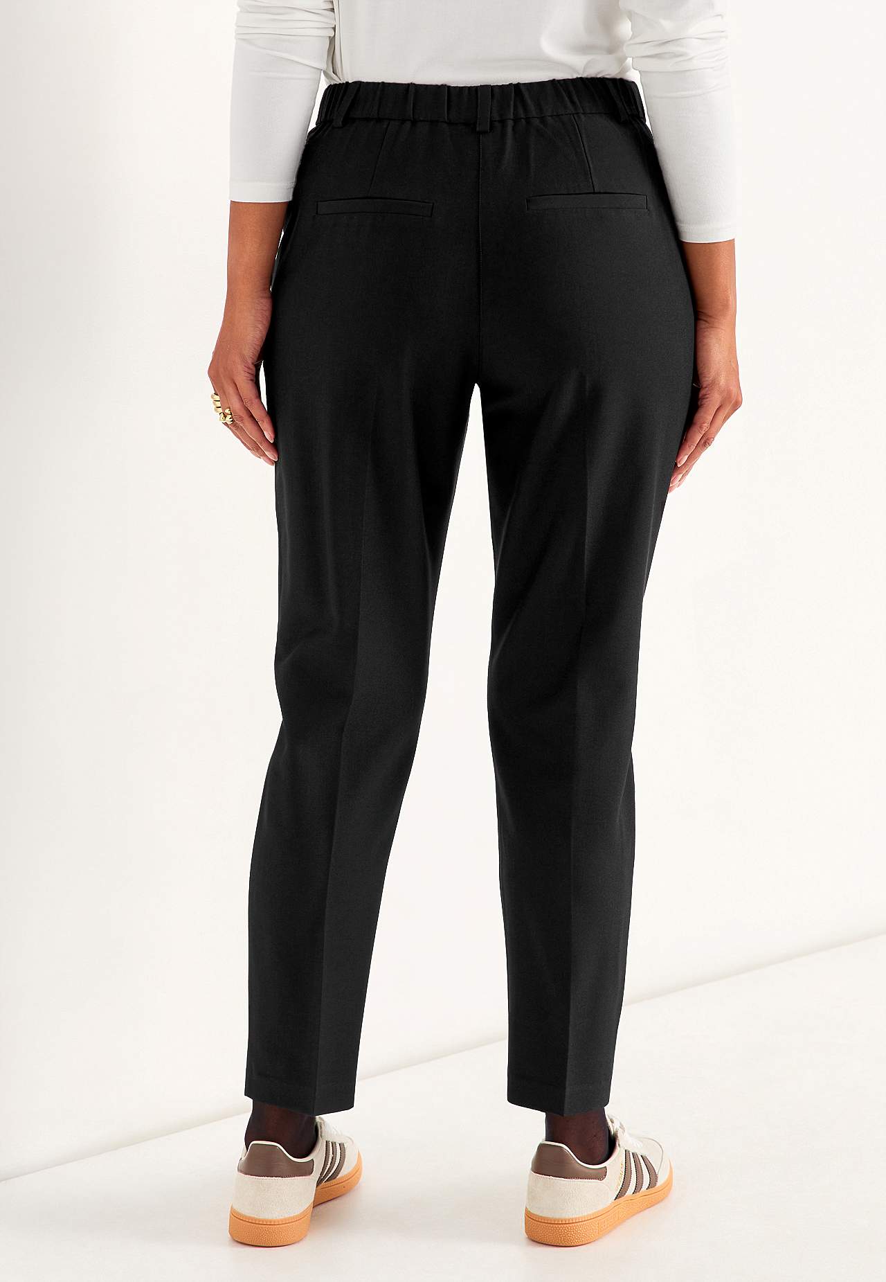 Viikidega pahkluupüksid  Pia