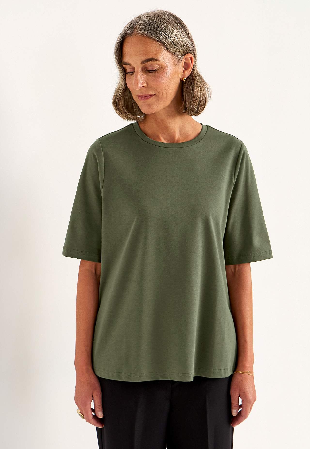 Elastsest kangast T-särk Premium