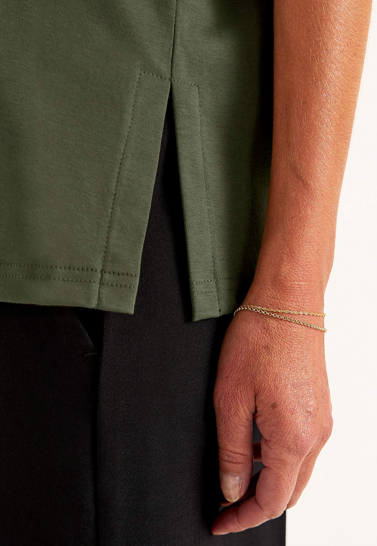 Elastsest kangast T-särk Premium
