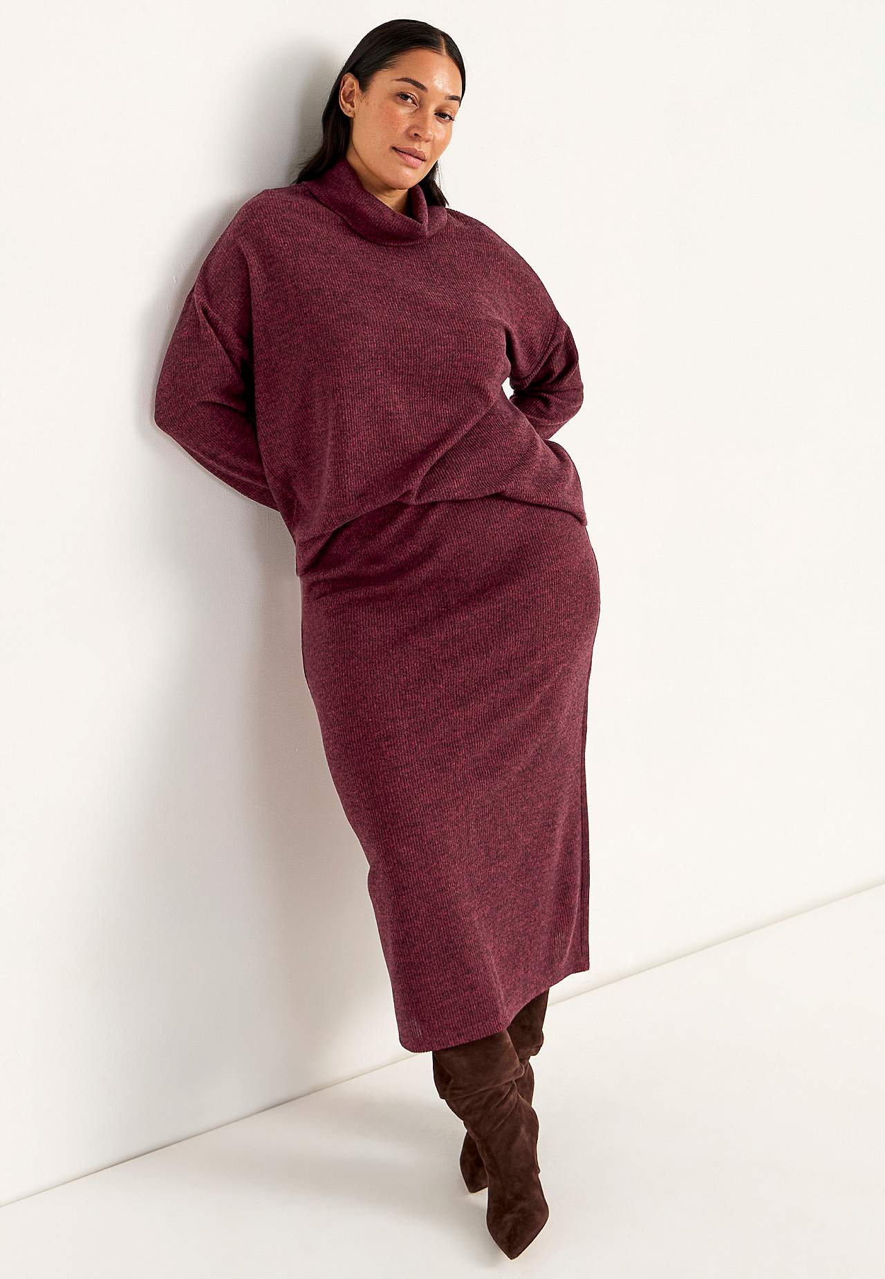 Lõhikuga ülipehme seelik Beata