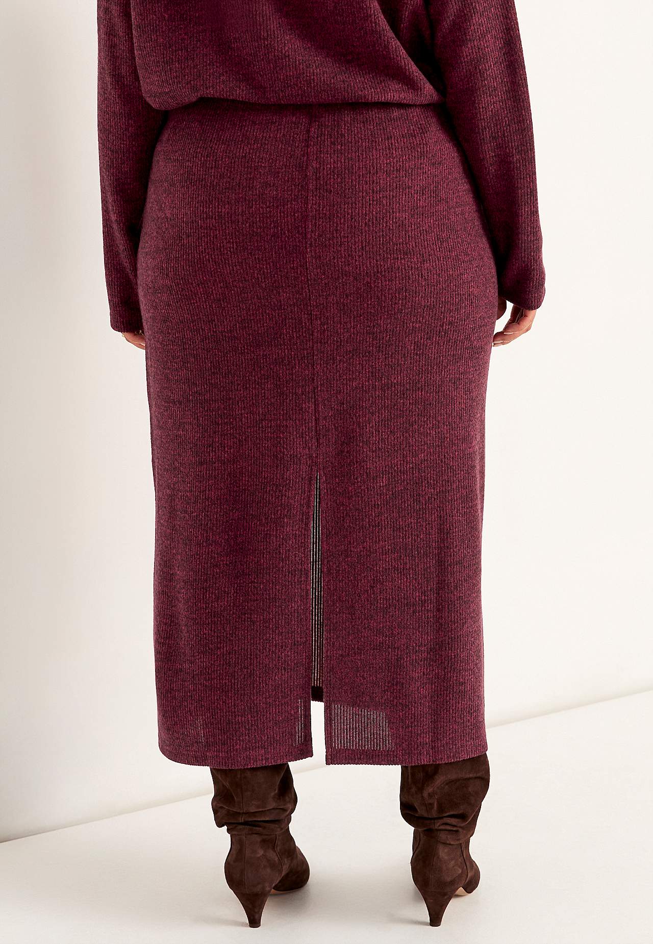 Lõhikuga ülipehme seelik Beata