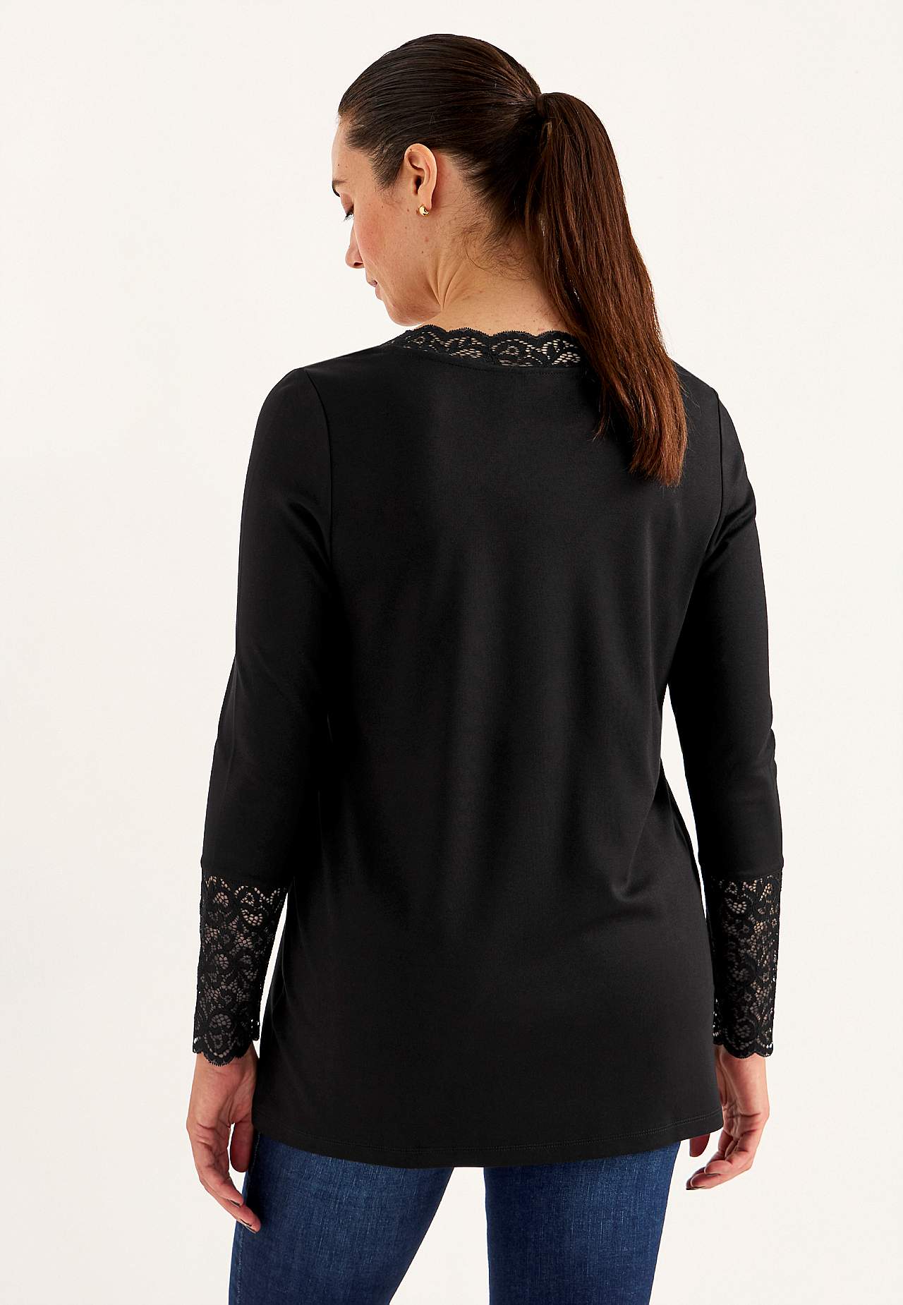 Pitsdetailidega trikotaažkangast tuunika