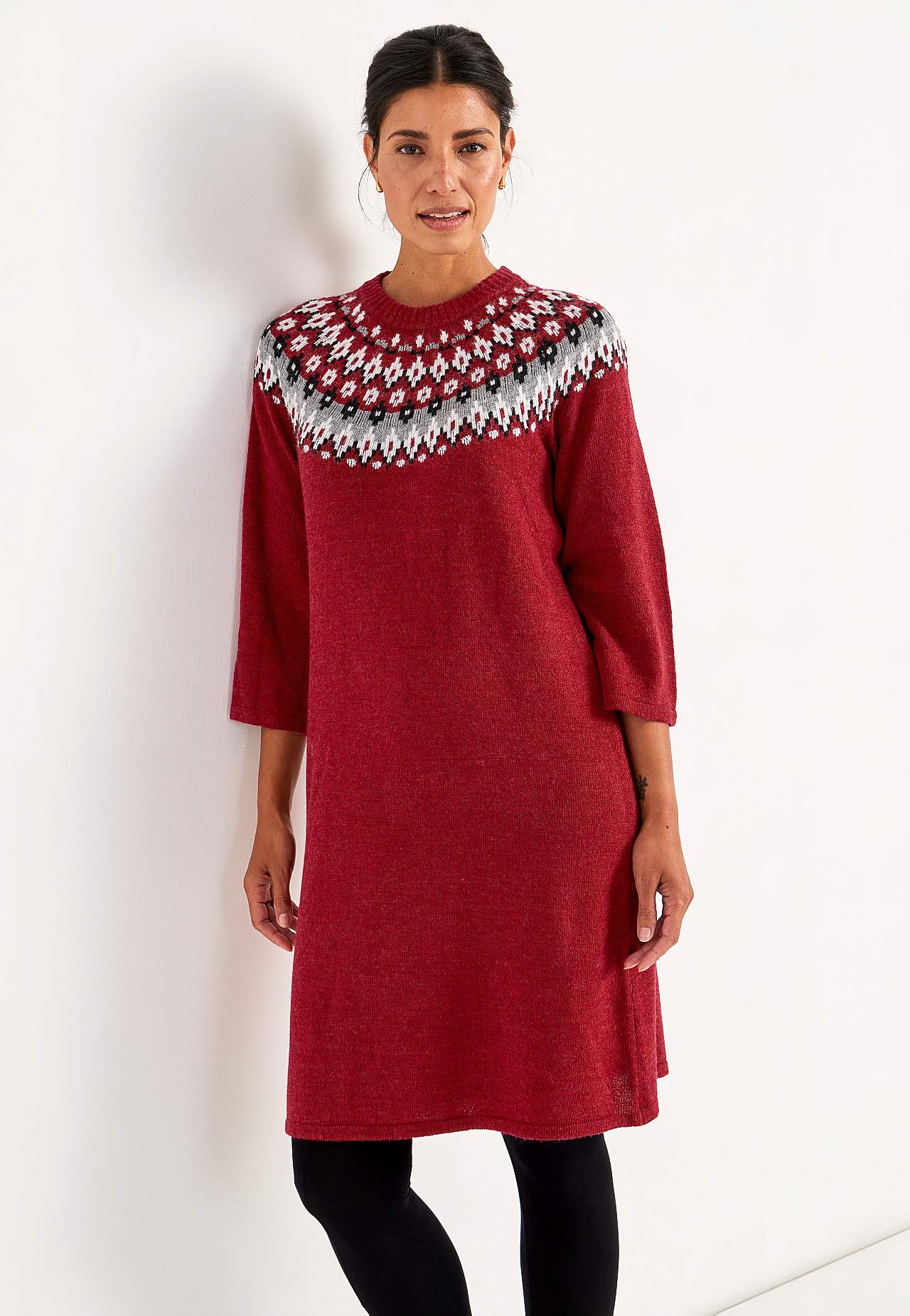 Žakaarmustriline kootud kleit