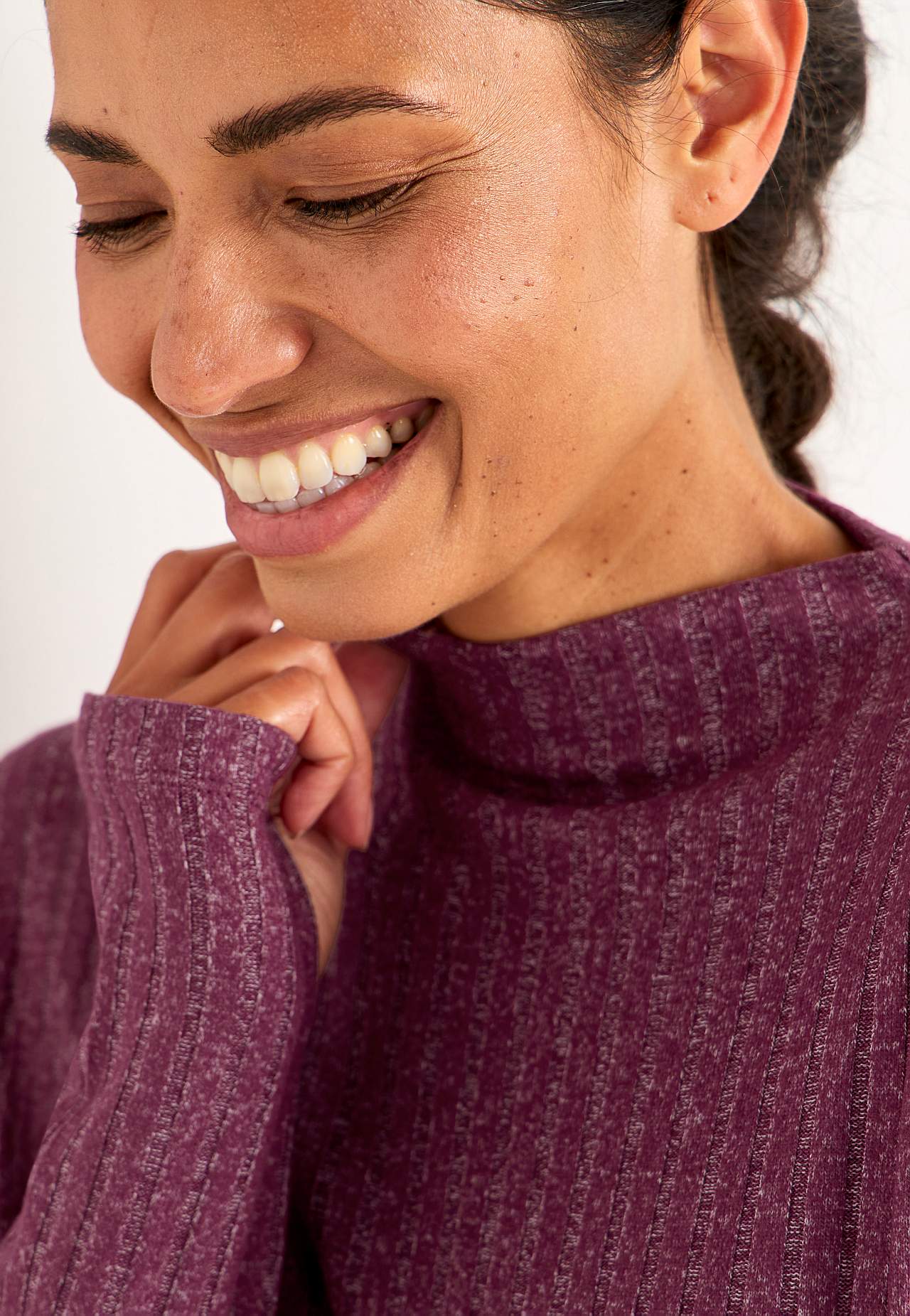 Pehme taskutega trikotaažkleit