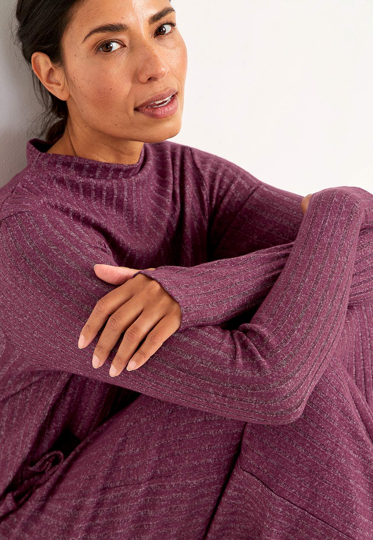 Pehme taskutega trikotaažkleit