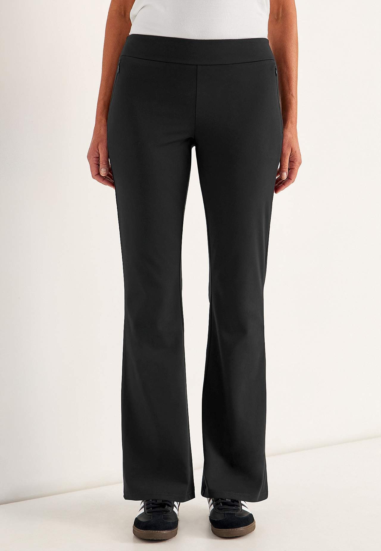 Praktilised bootcut-lõikega püksid Daria