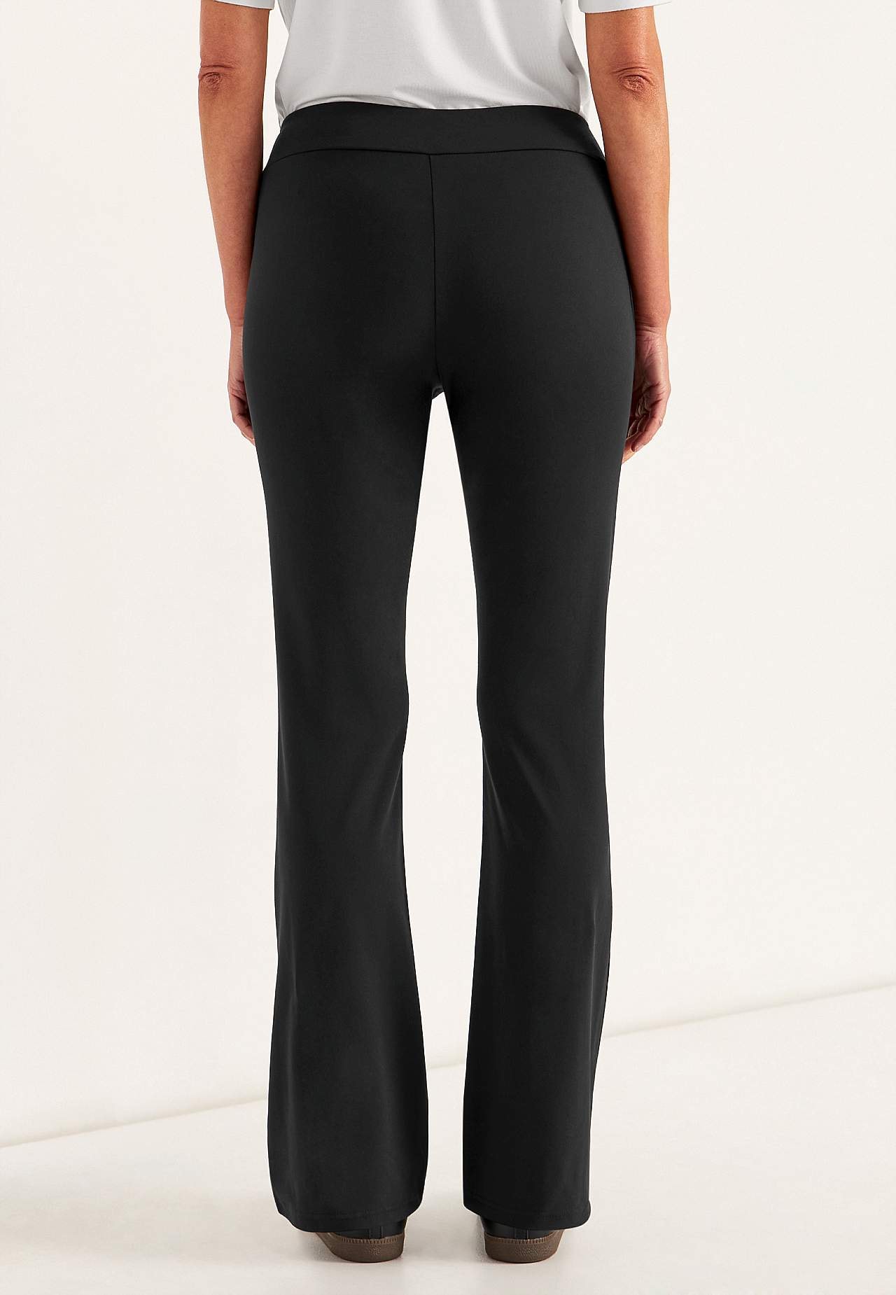 Praktilised bootcut-lõikega püksid Daria