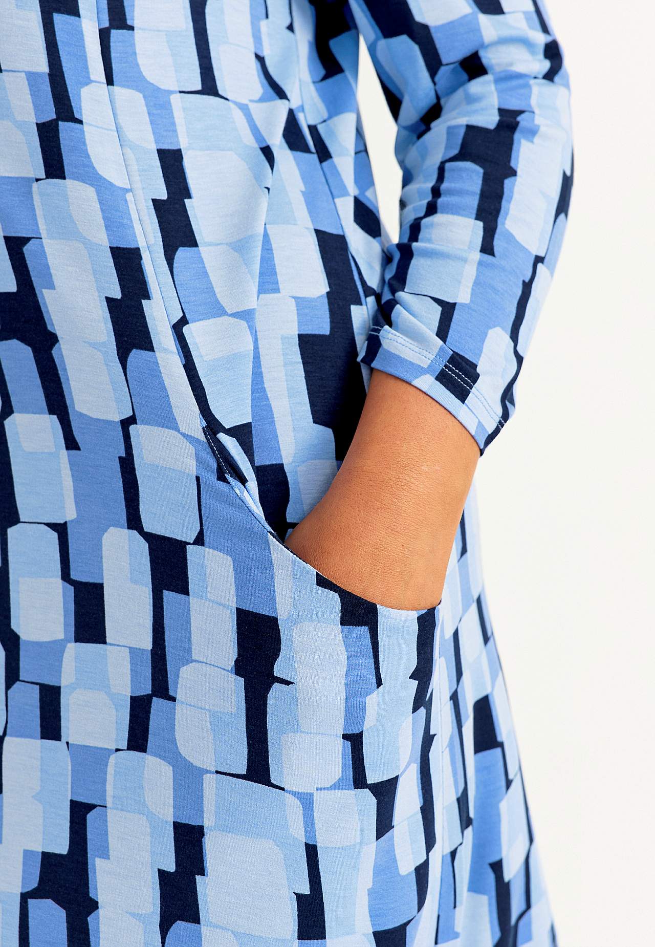 Mustriline taskutega trikotaažist tuunika