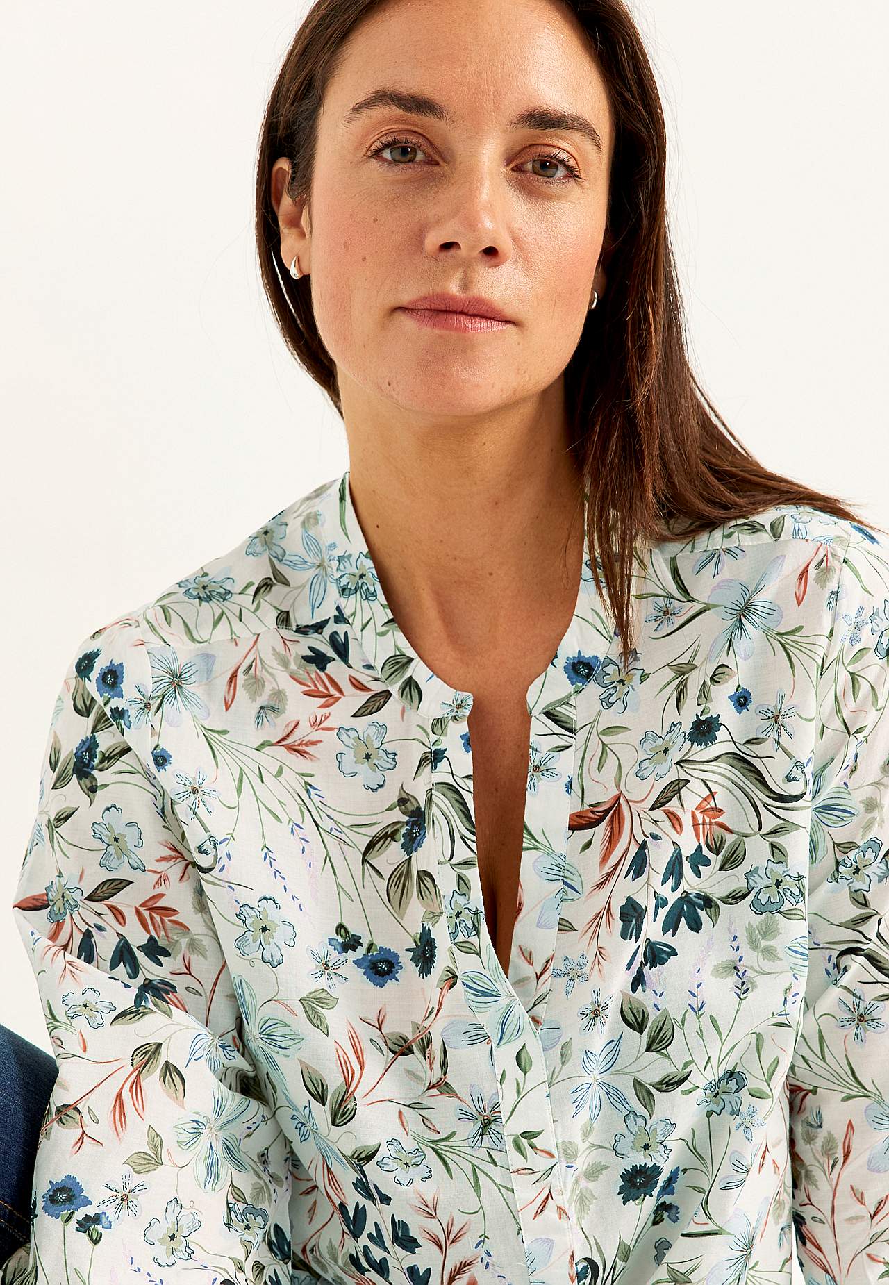 Lillemustriline tuunika