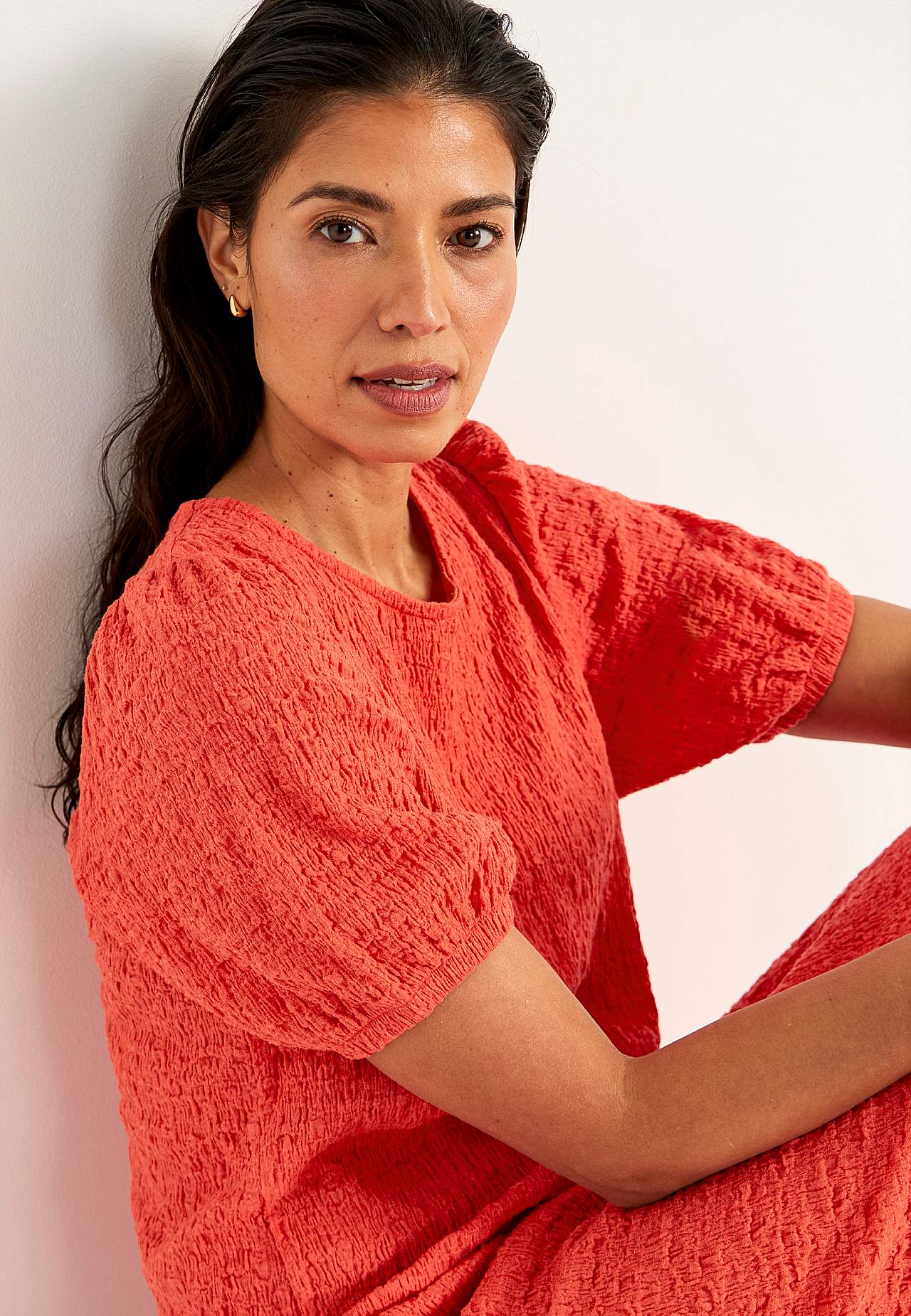 Tekstuurse koega trikotaažkleit