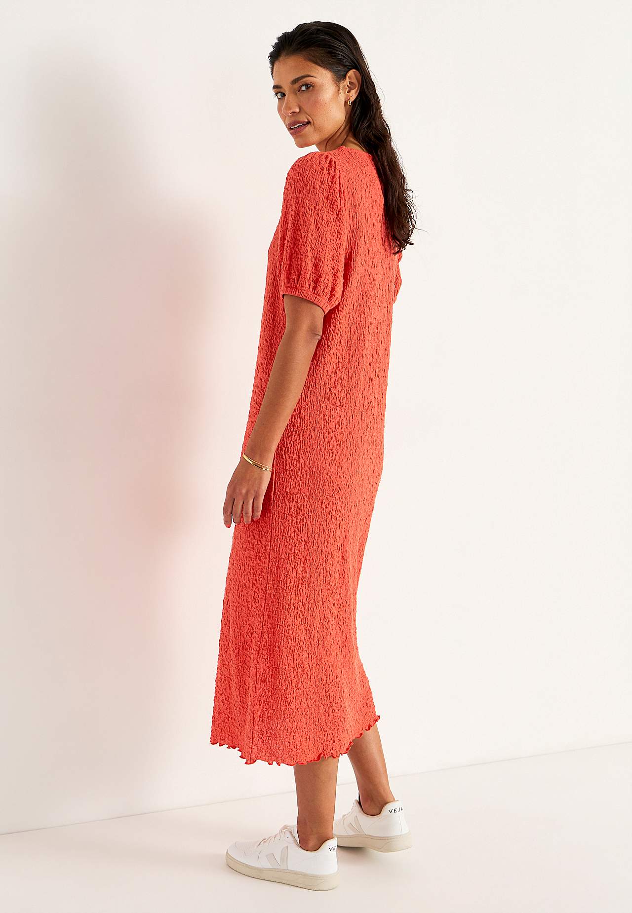 Tekstuurse koega trikotaažkleit