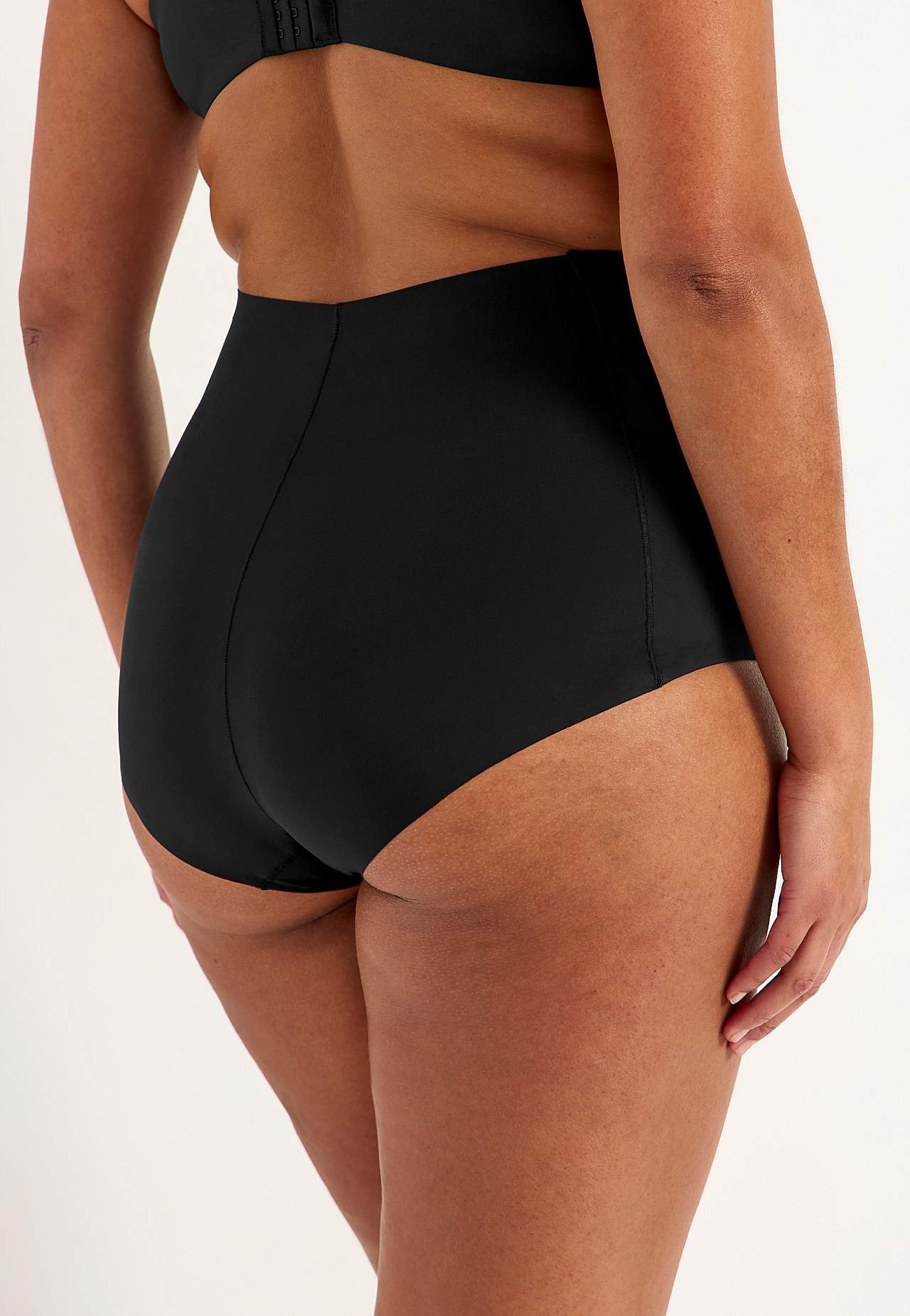 Kõrge pihaosaga vormivad aluspüksid 2 tk pakis