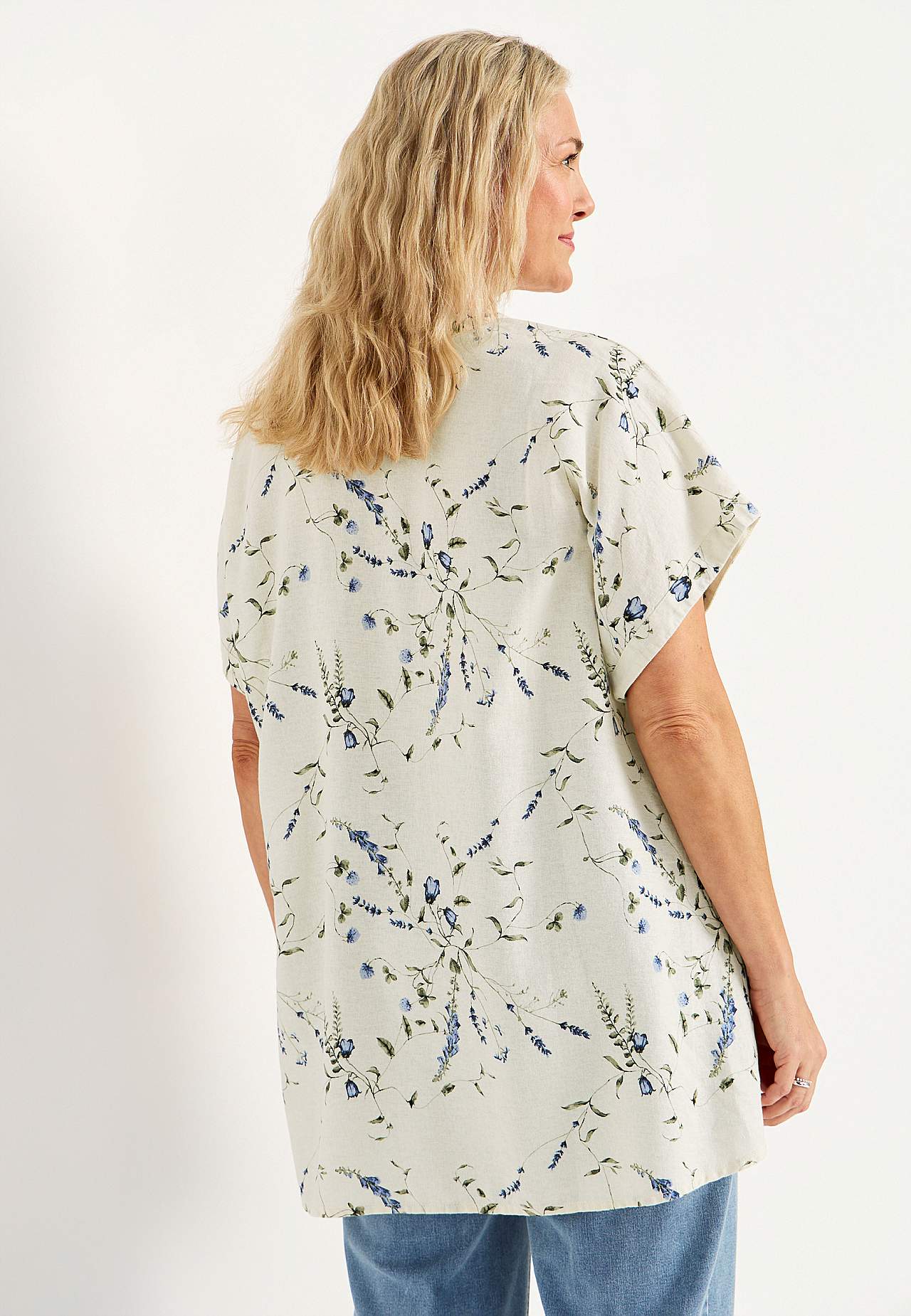 Lilleline linane tuunika