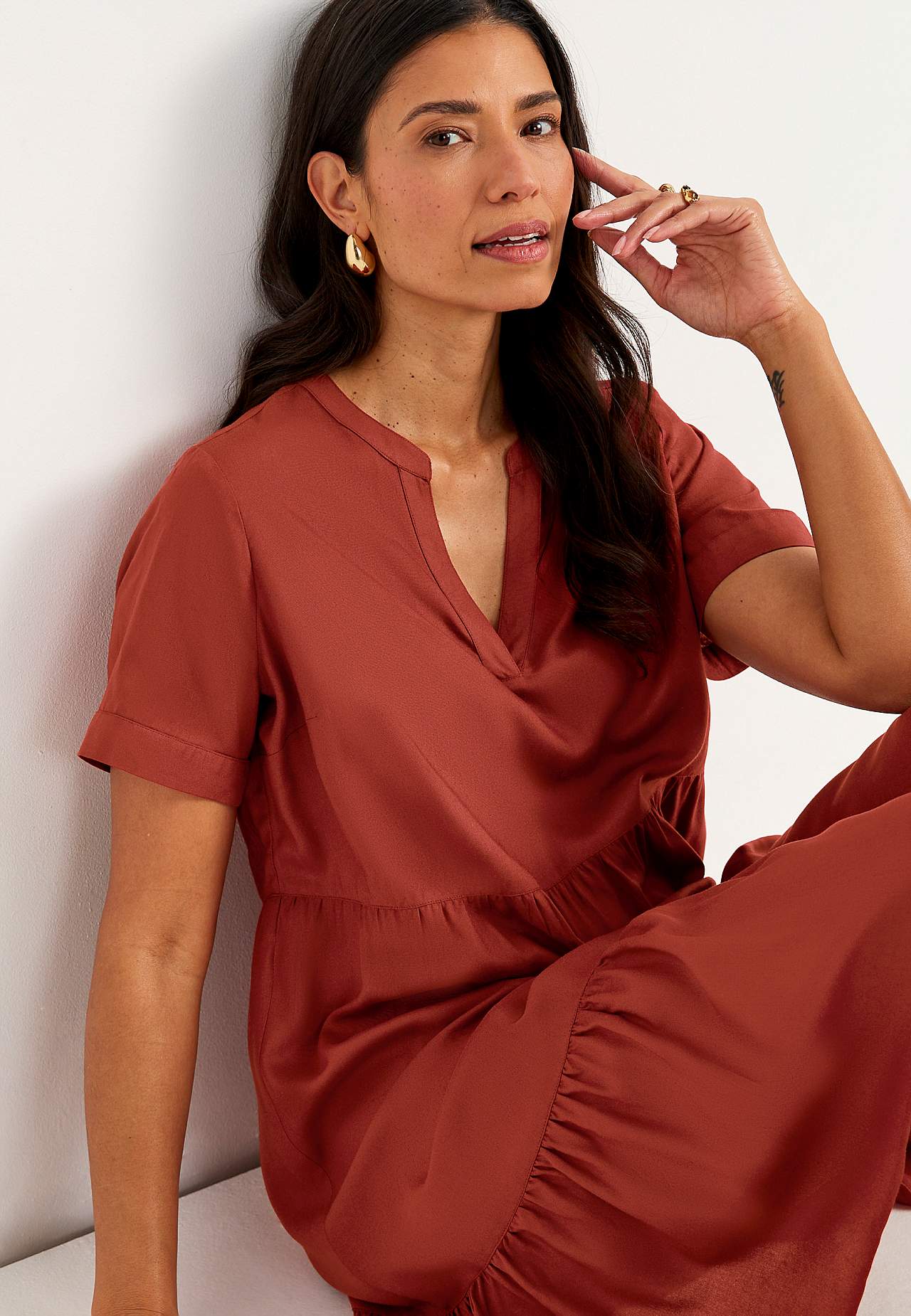 Volangidega viskoosist kleit