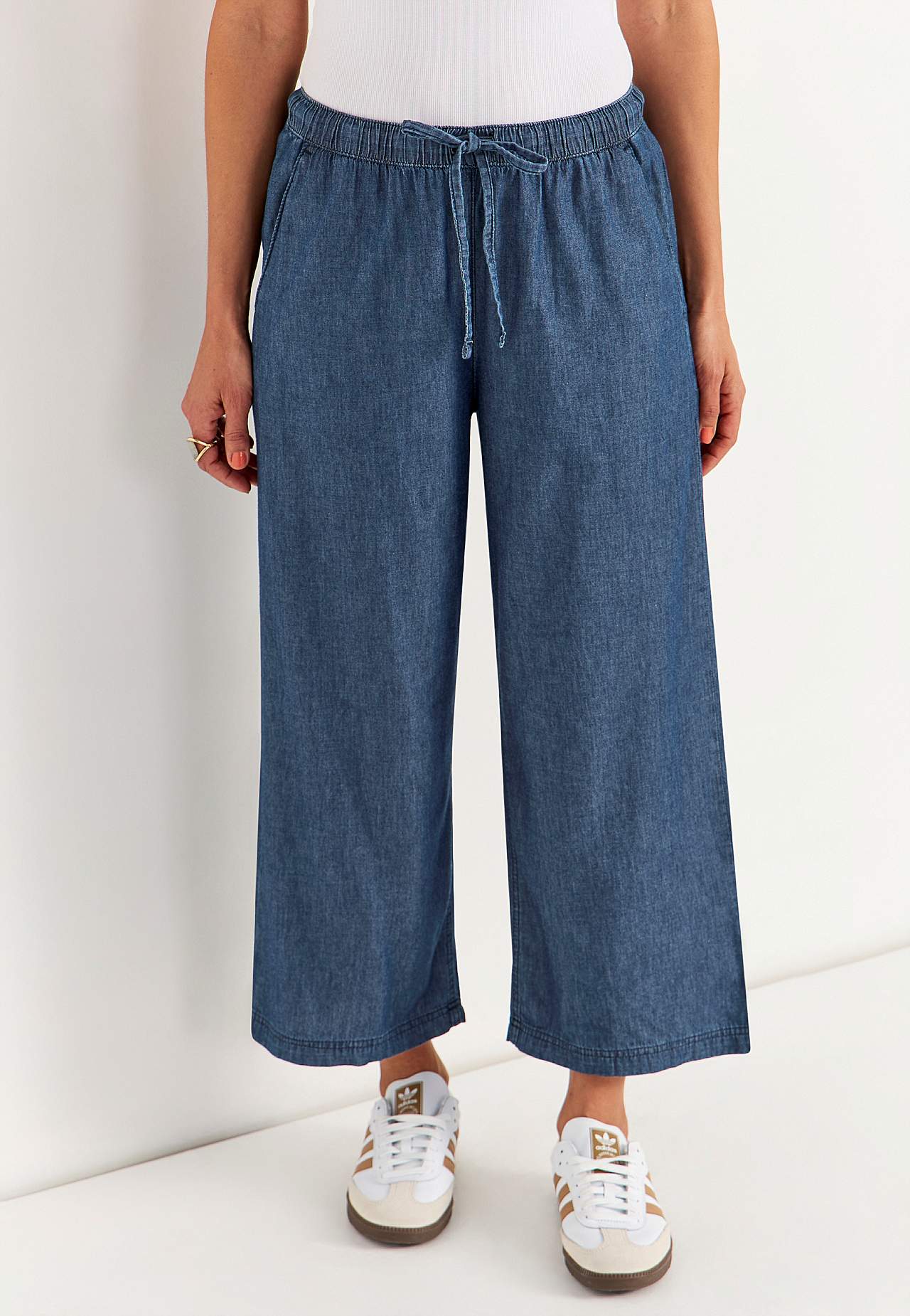 Pehmest, õhulisest denimkangast Culotte-lõikega püksid