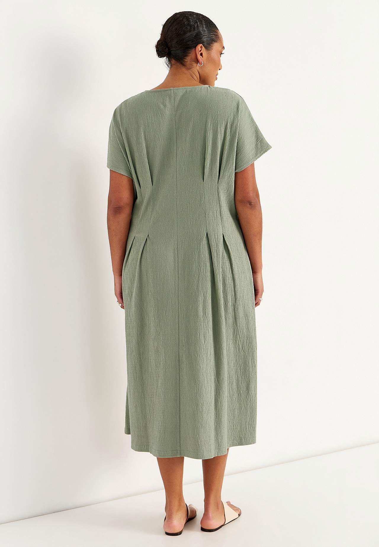 Kortsulisest puuvillasest trikotaažist kleit