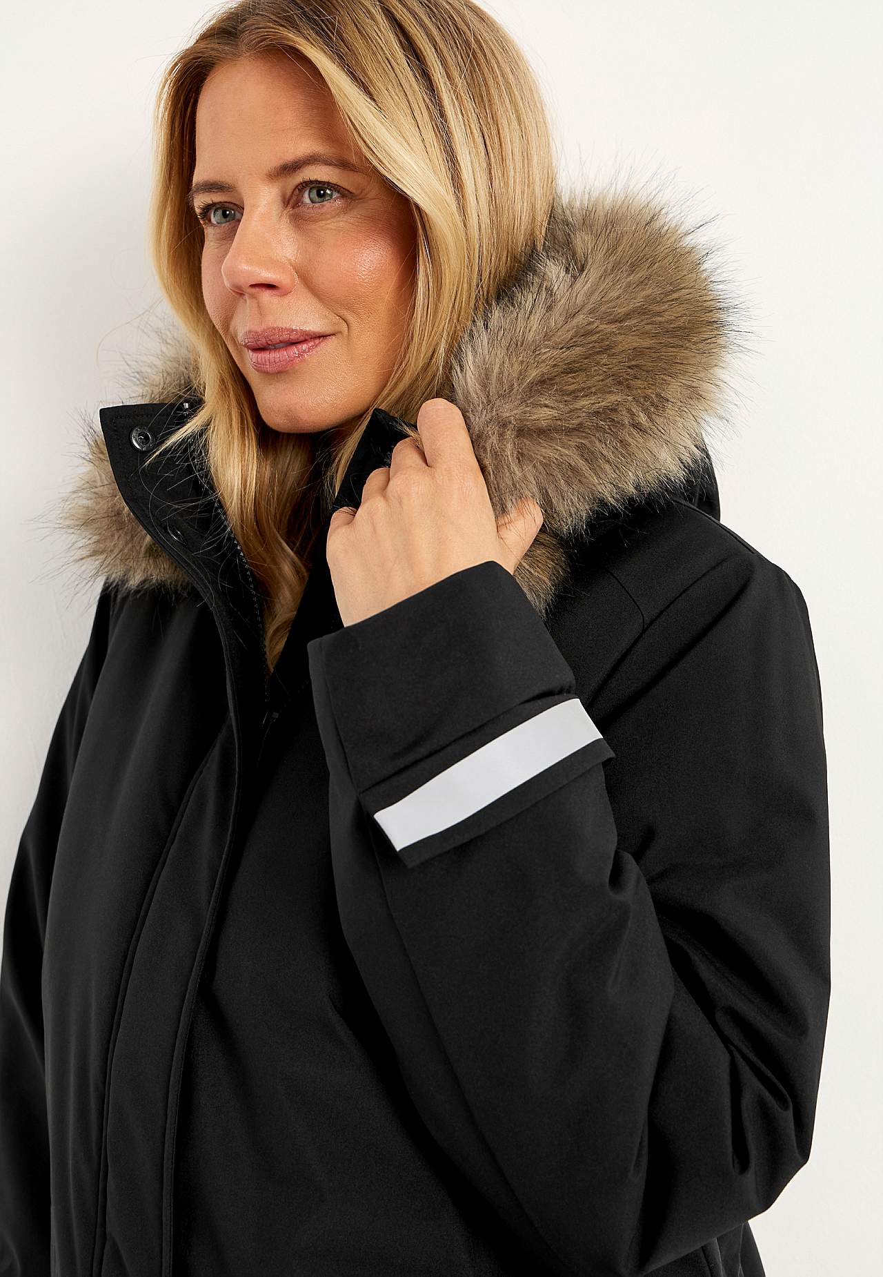 Kapuutsiga talveparka
