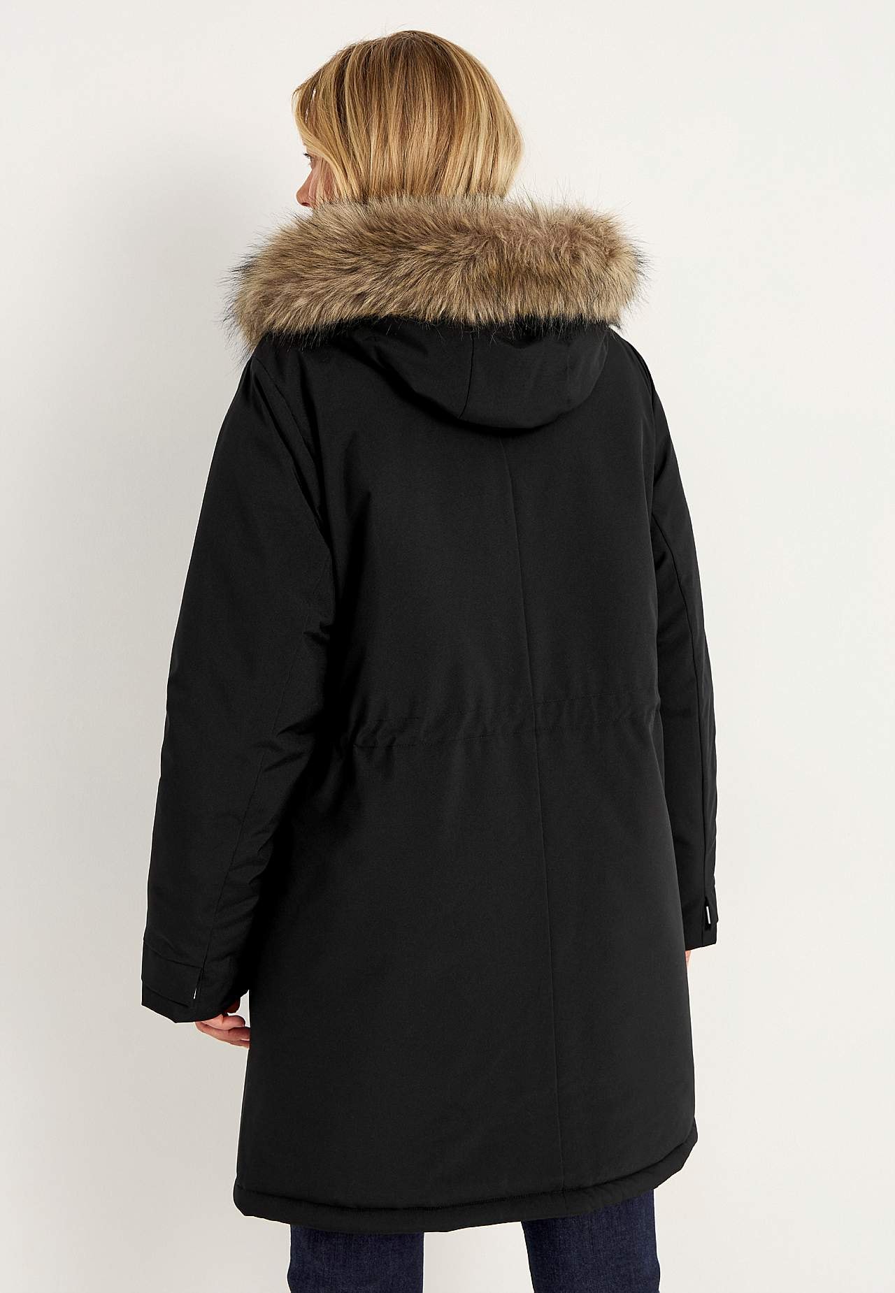 Kapuutsiga talveparka