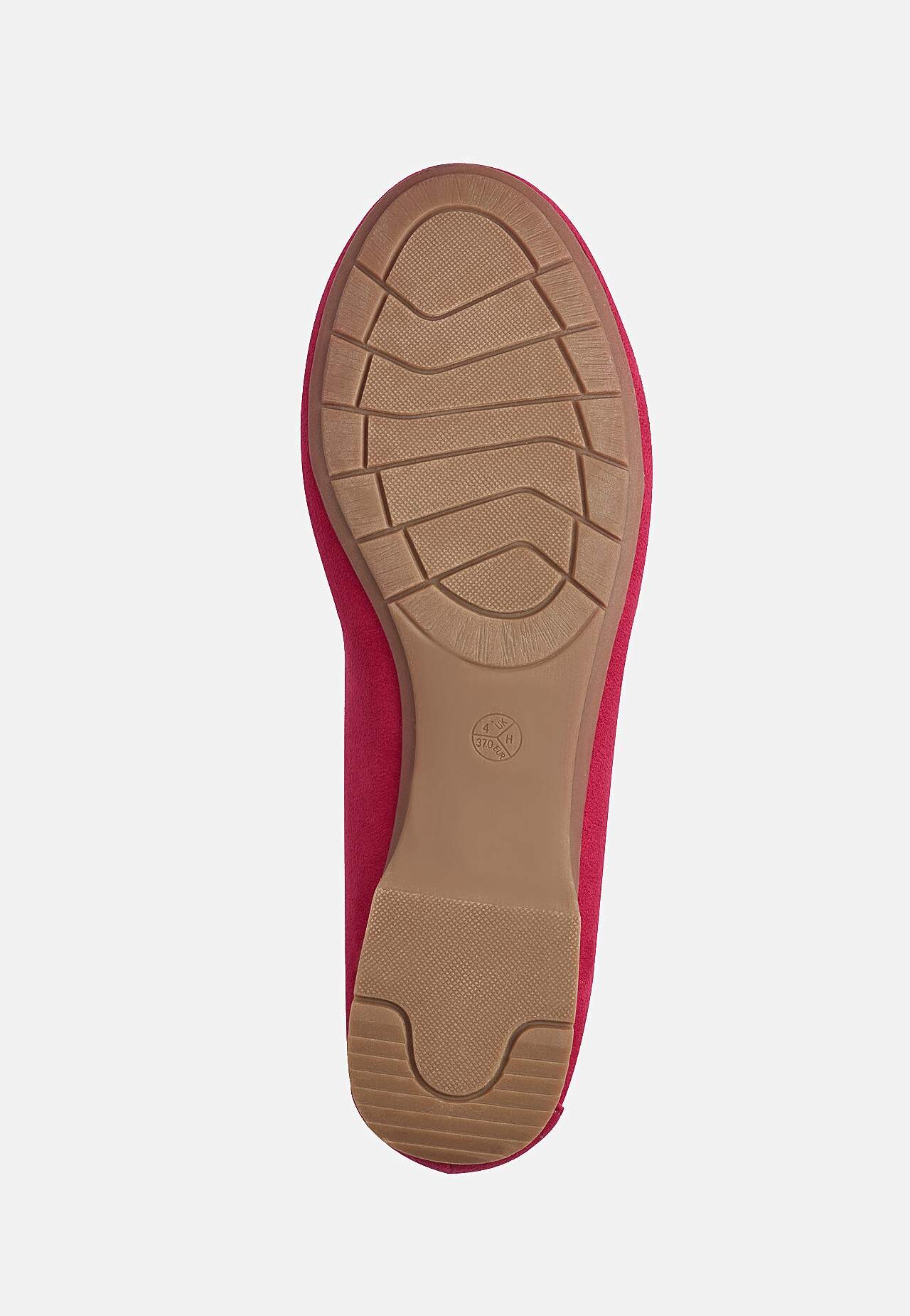 Seemisnahast välimusega baleriinad