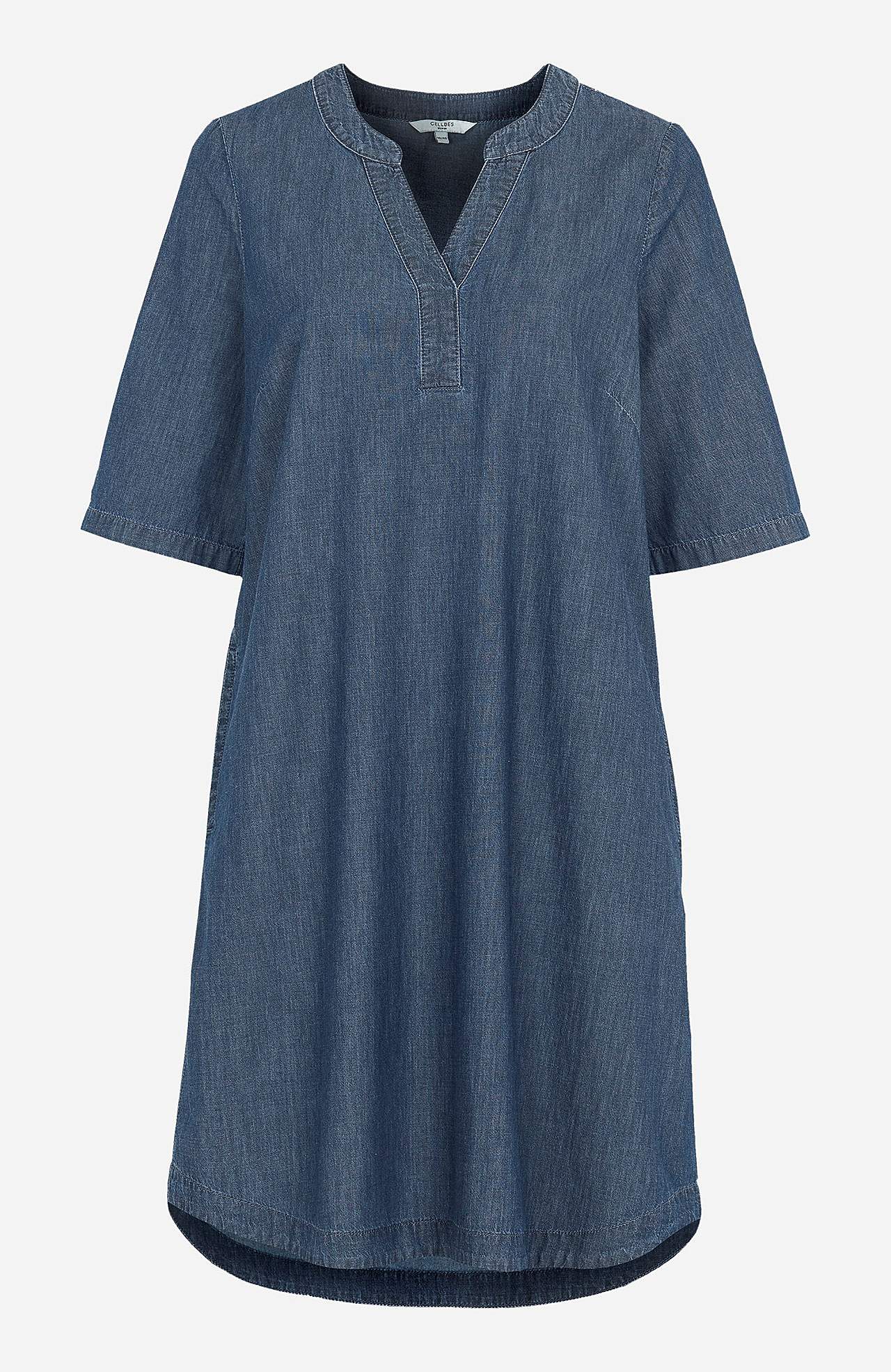 Pehmest läbipestud denimkangast kleit