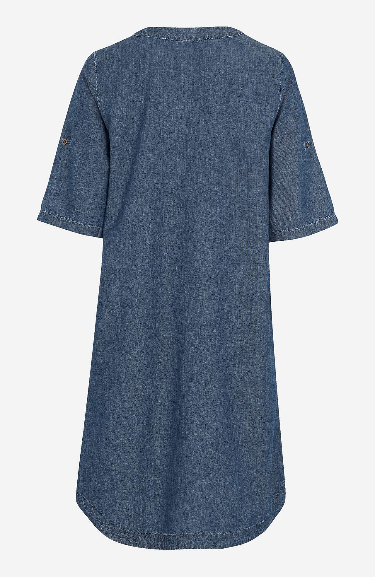 Pehmest läbipestud denimkangast kleit