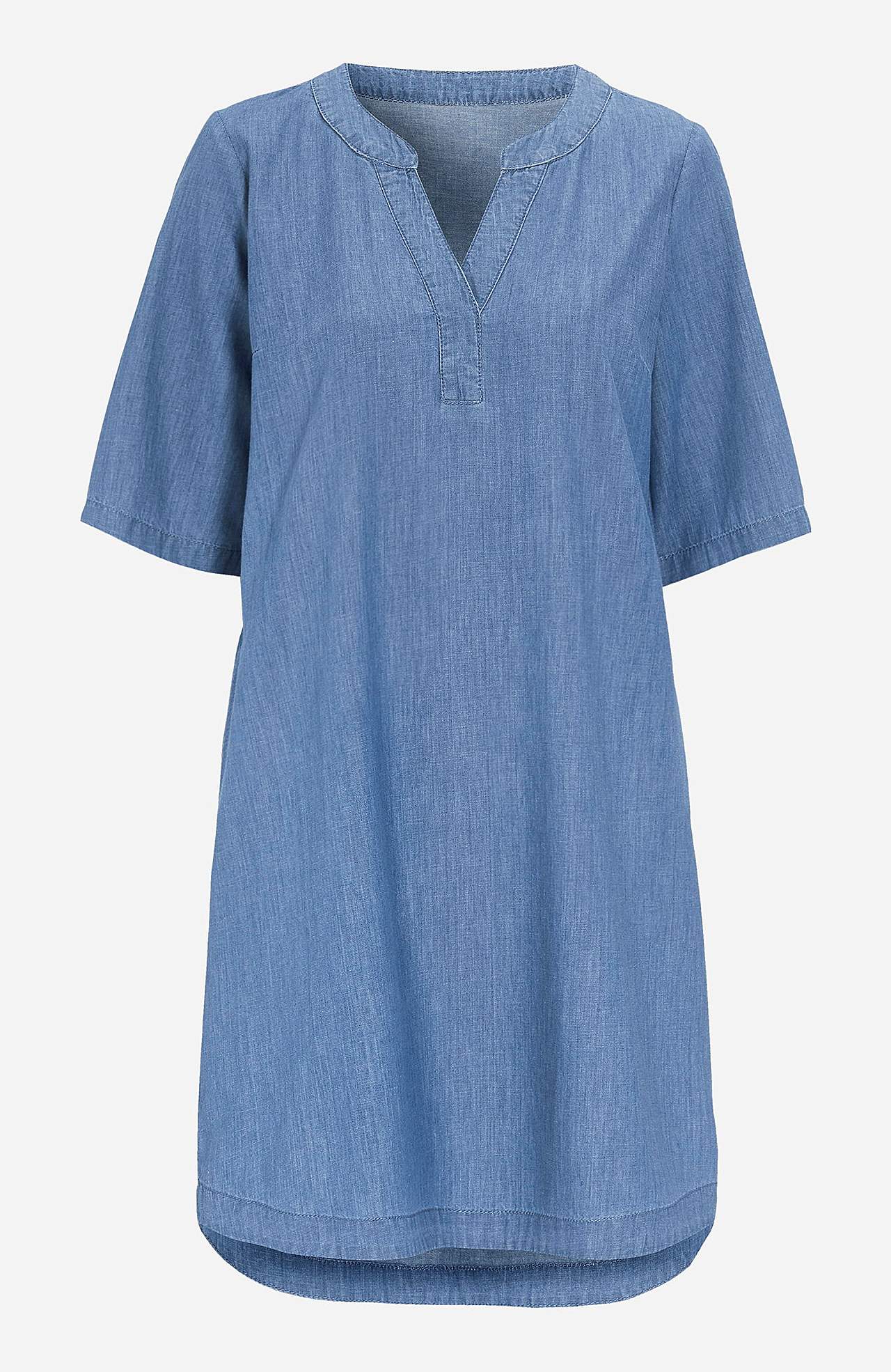 Pehmest läbipestud denimkangast kleit