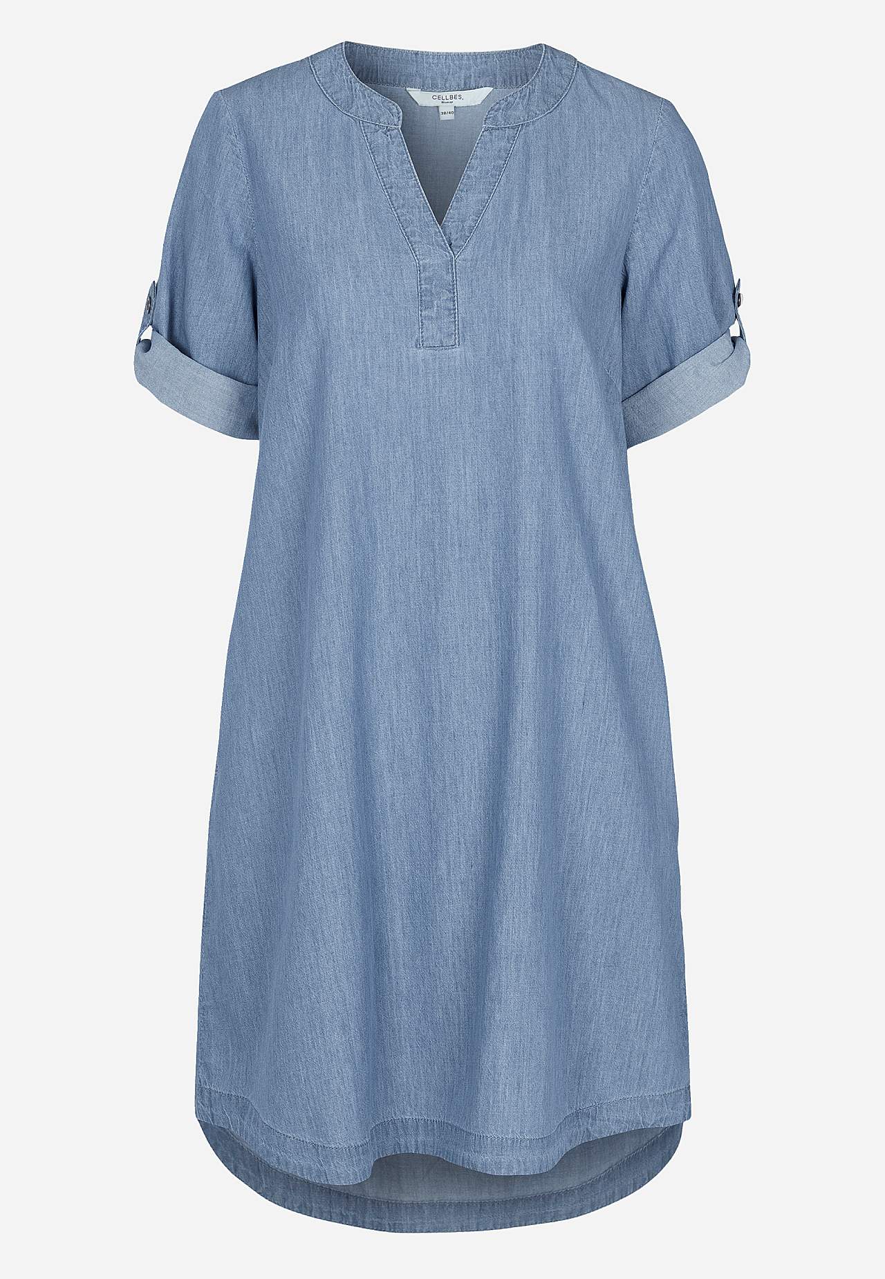 Pehmest läbipestud denimkangast kleit