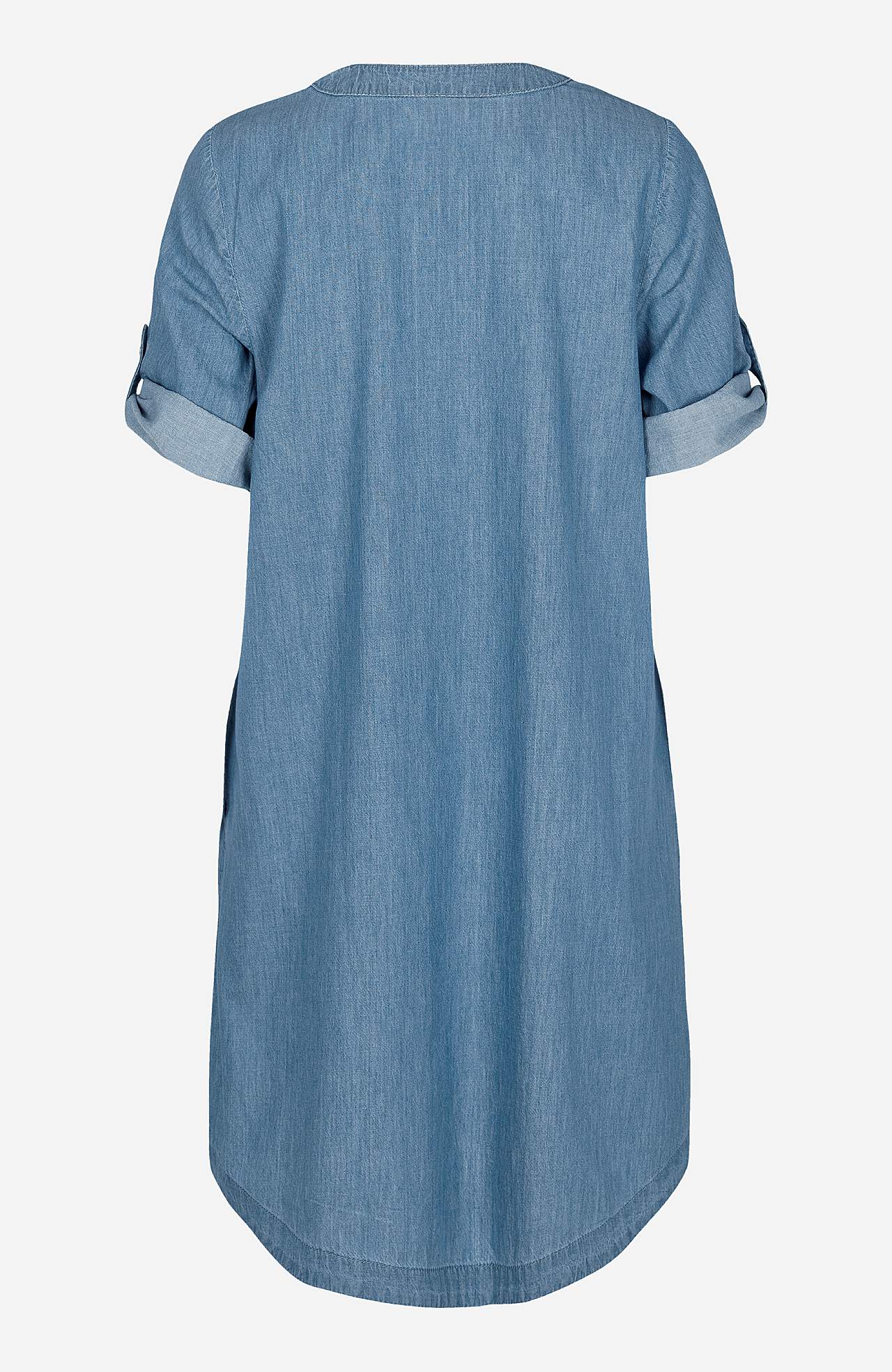 Pehmest läbipestud denimkangast kleit