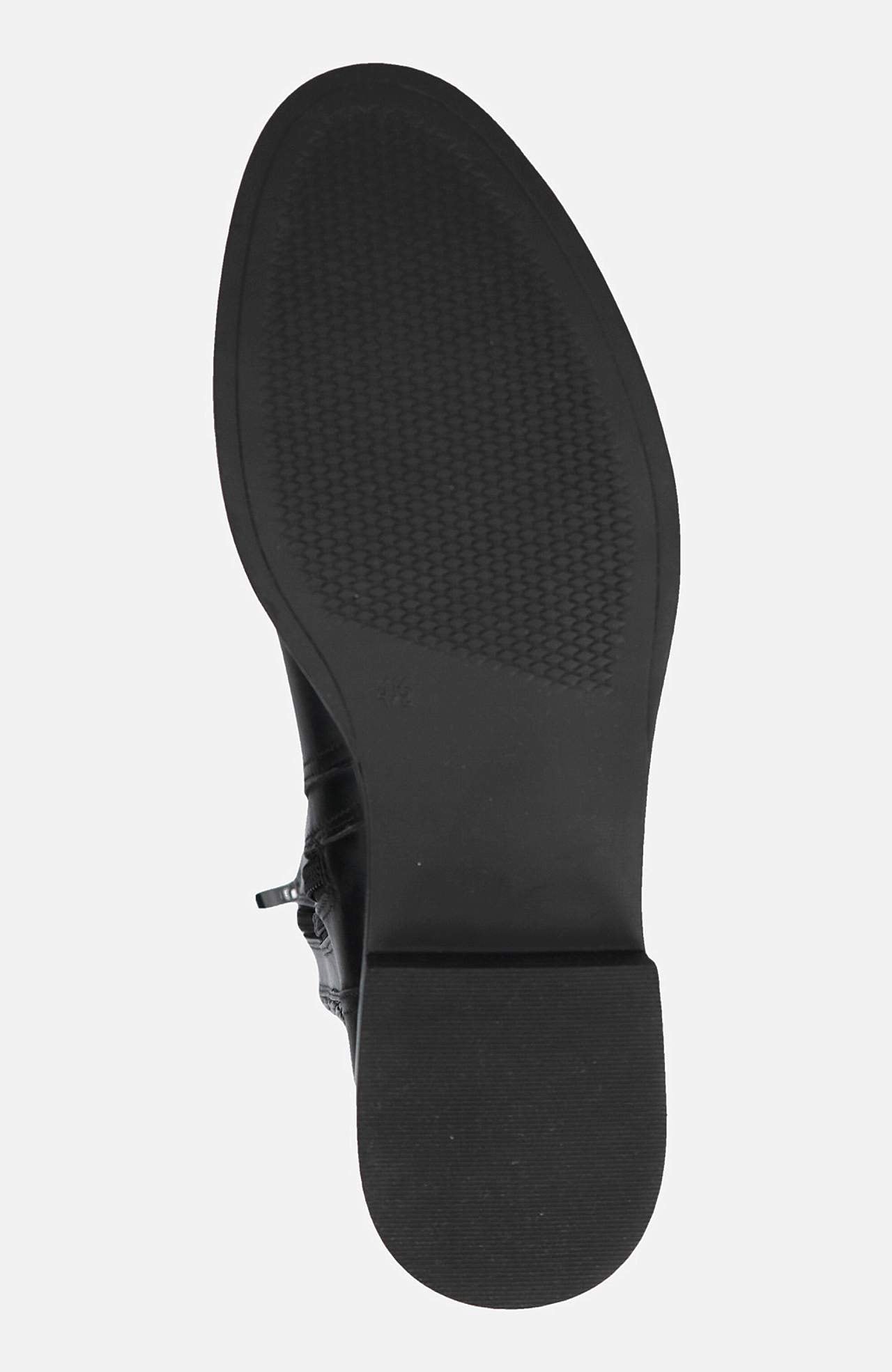 Elastse sääreosaga kõrged saapad