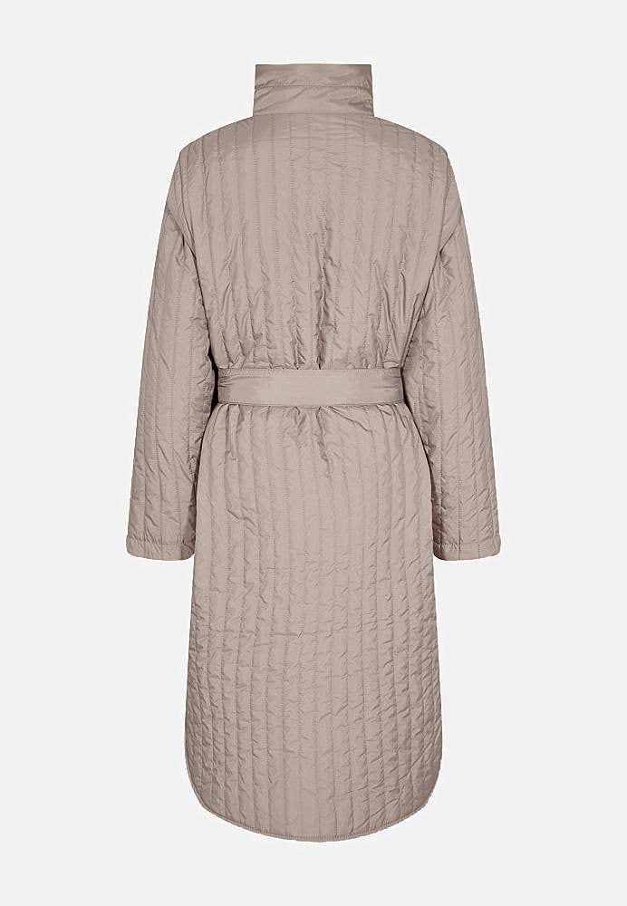 Eemaldatavate varrukatega mantel