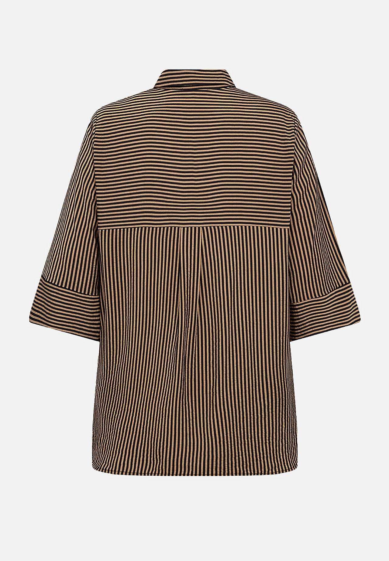 Triibuline pikk särk