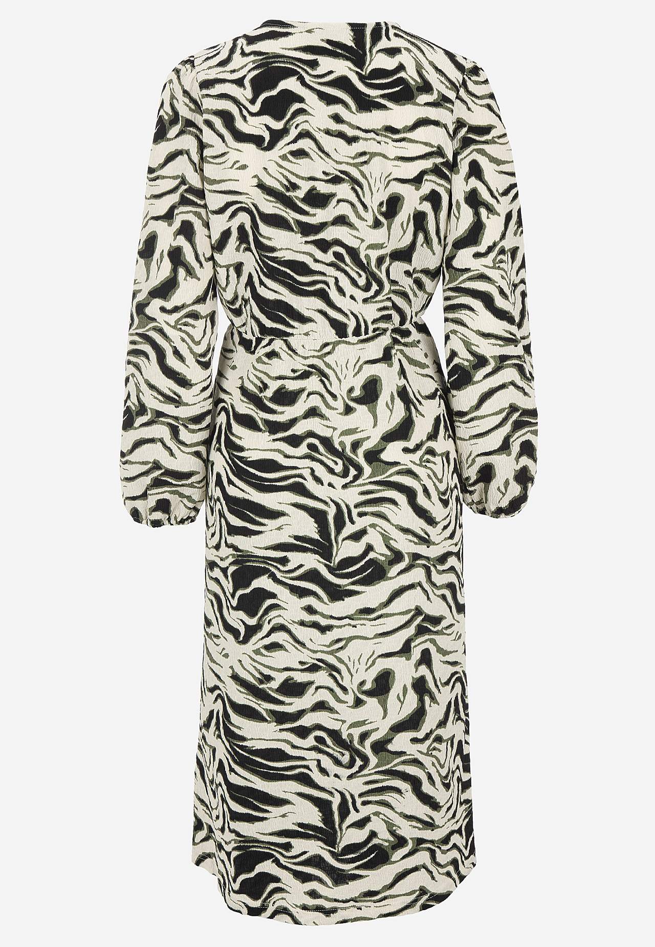 Hõlmiklõikeline trikotaažkleit