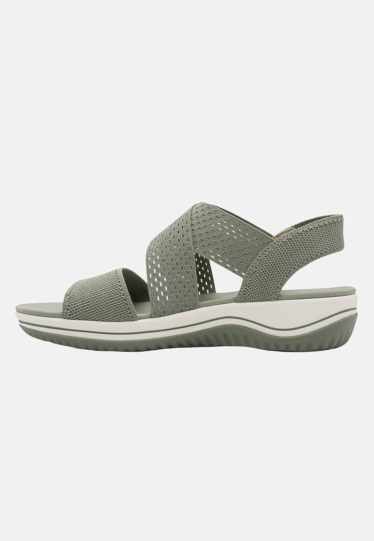 Elastsete rihmadega sandaalid