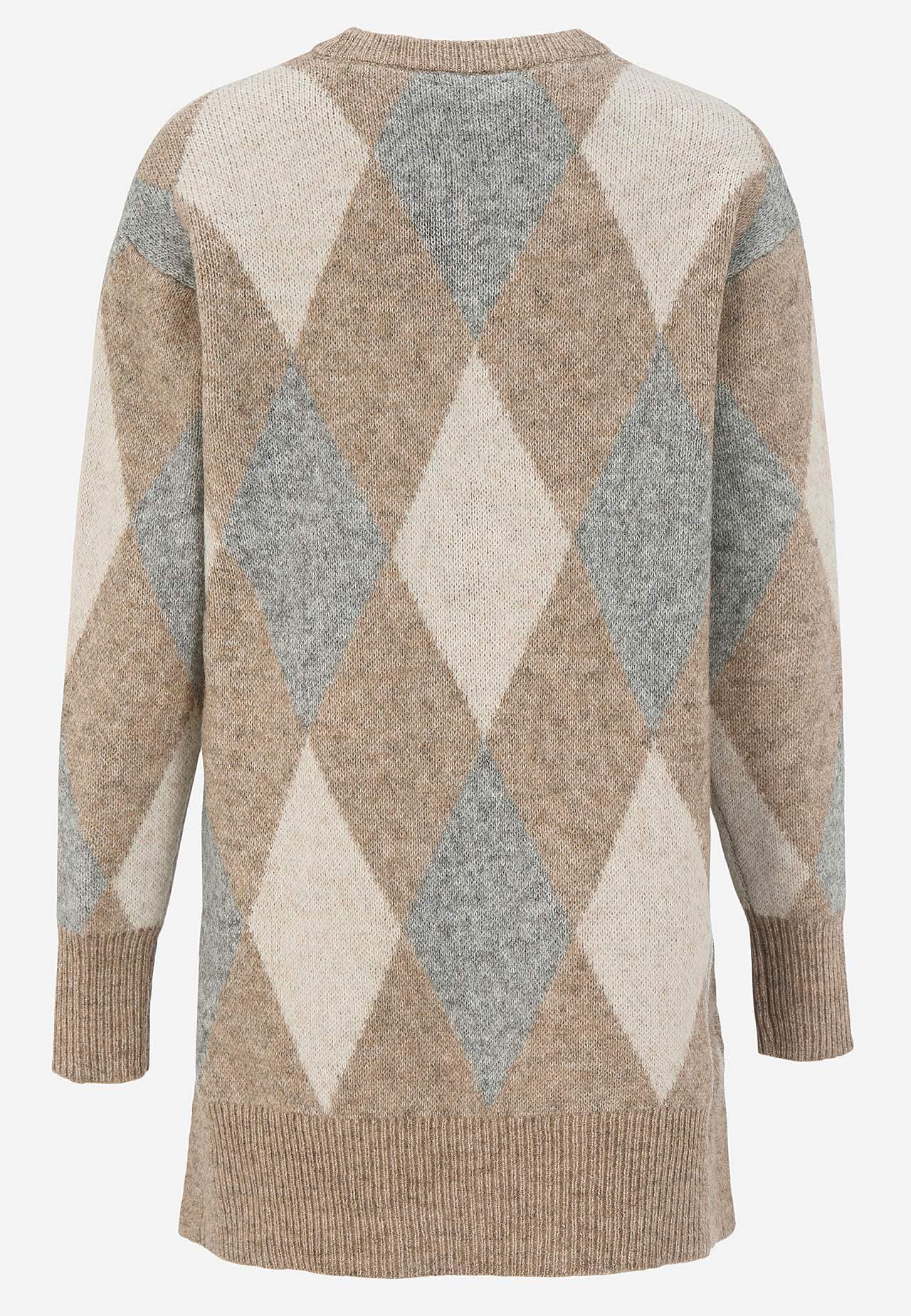 Kootud tuunika lõhikutega