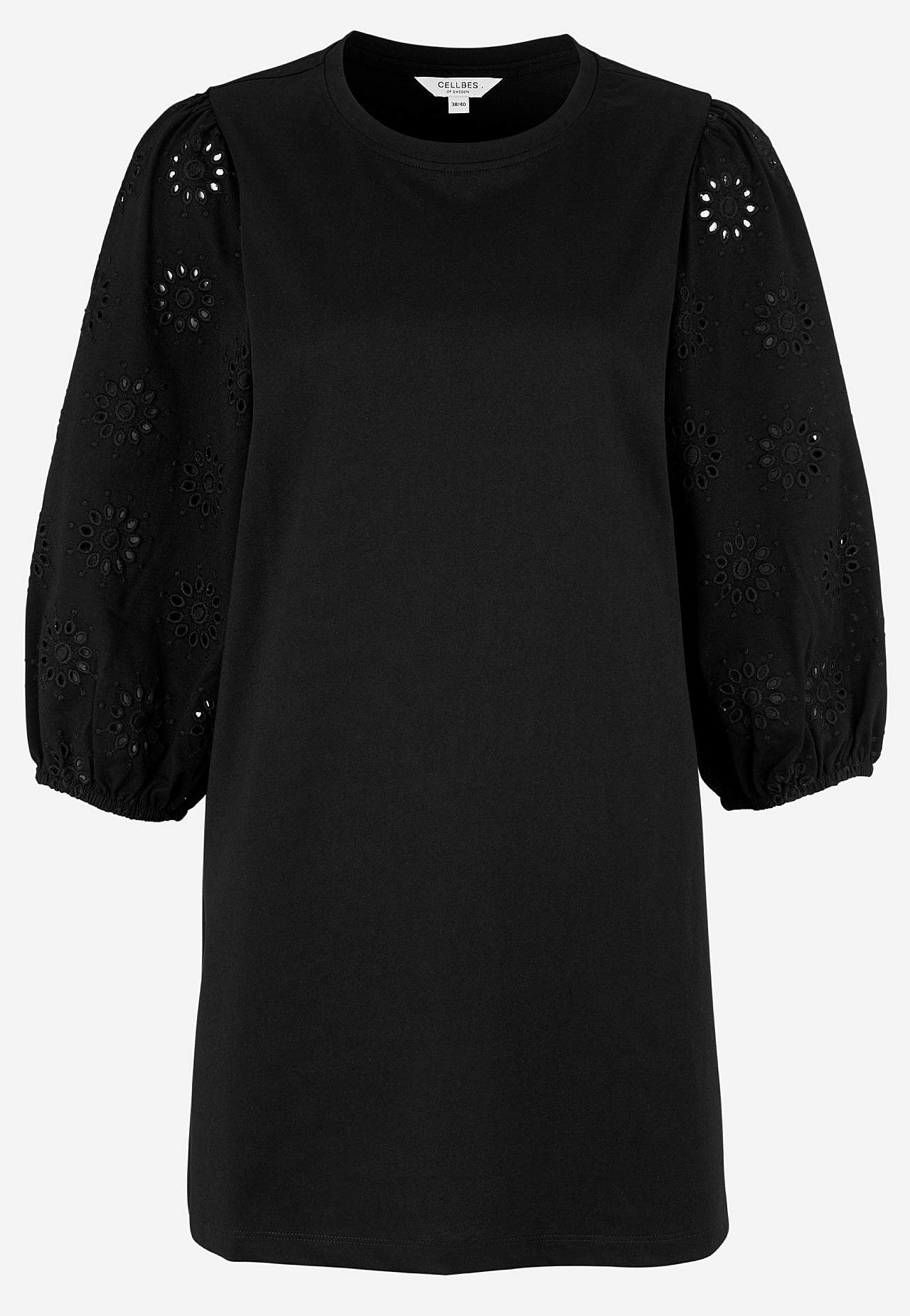 Trikotaažist tuunika broderiitikandis varrukatega